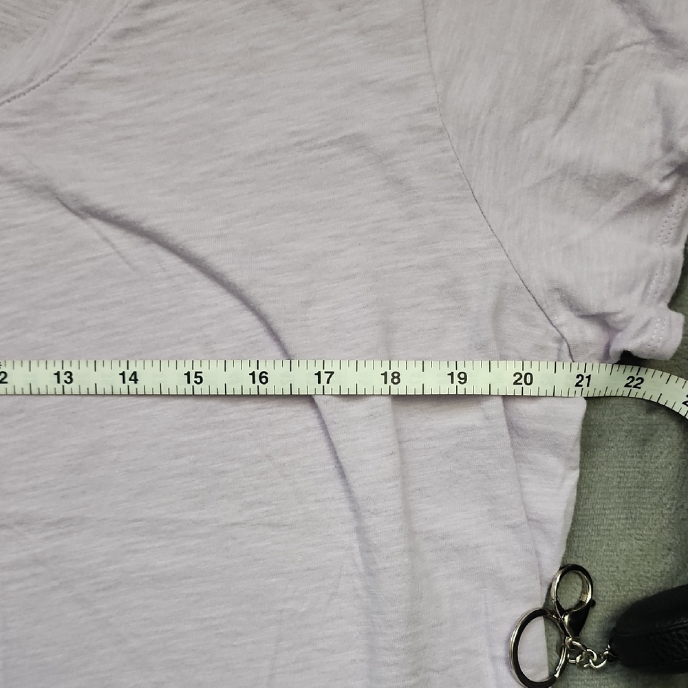 Old Navy Light Lavender V-Neck Short Sleeve Tee - Picture 3 of 6